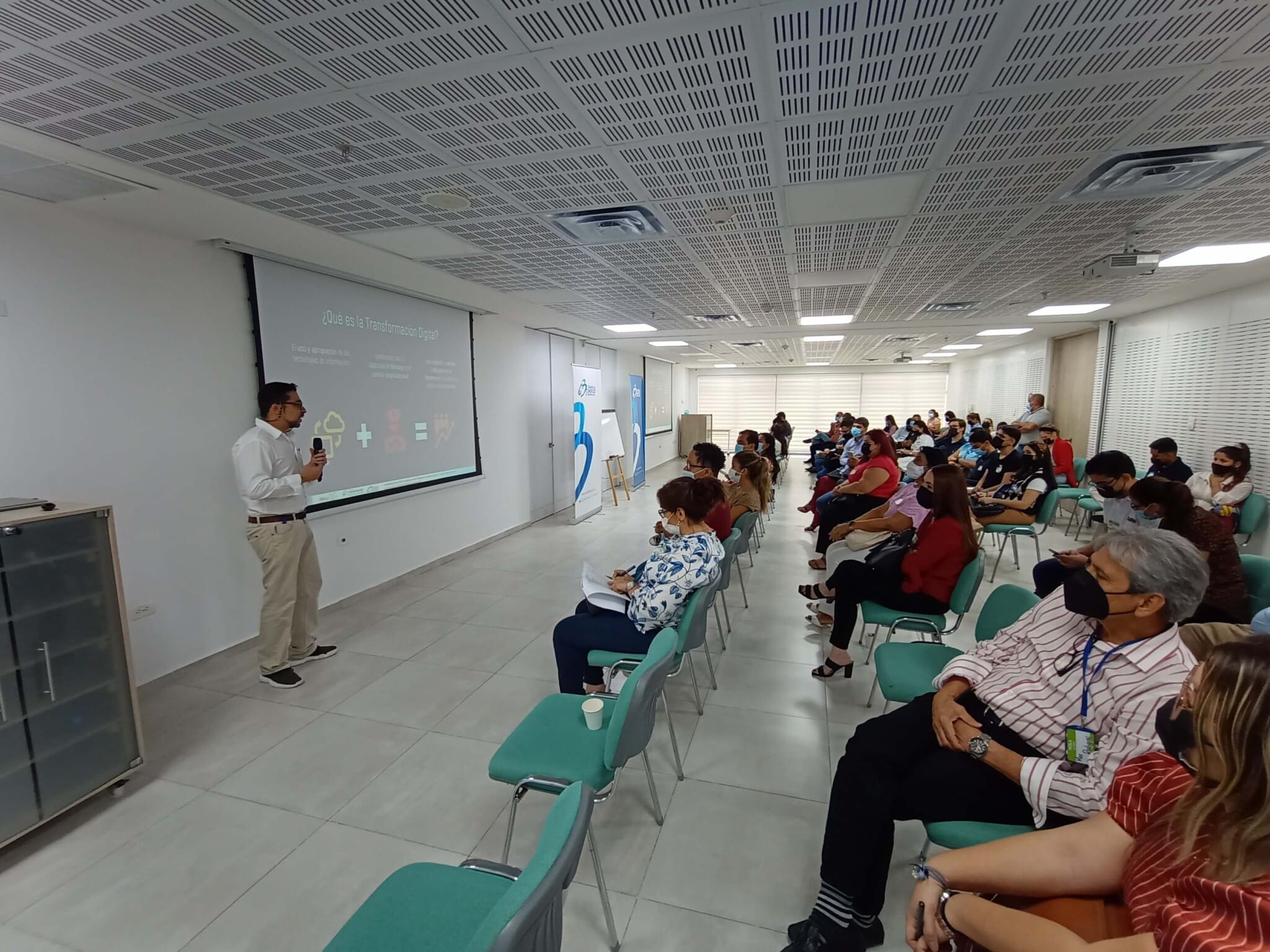 FOTO CHARLA